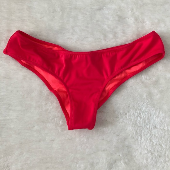 Victoria’s Secret Bikini Bottoms - Picture 7 of 7